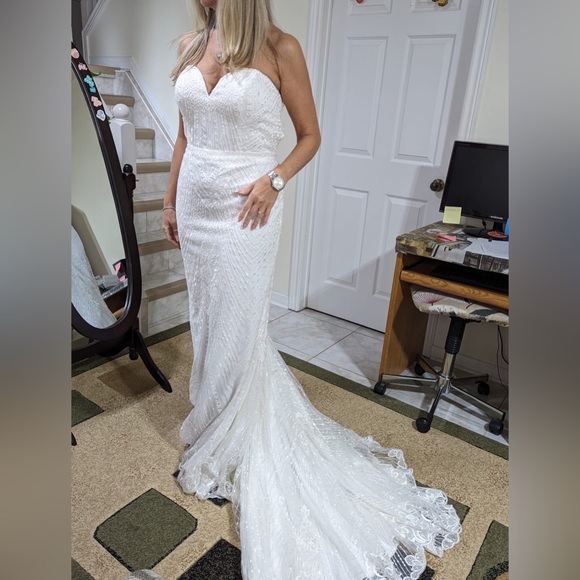 Mon Cheri enchanting 191111. Ivory in color originally a size 12 - Picture 1 of 6